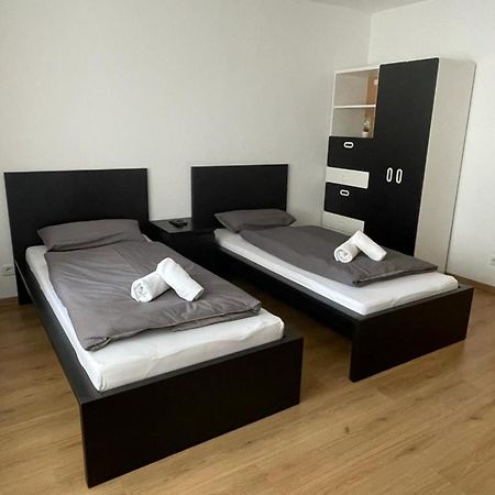 Renoviert, Modern Und Ruhig Apartment Nuremberg ภายนอก รูปภาพ
